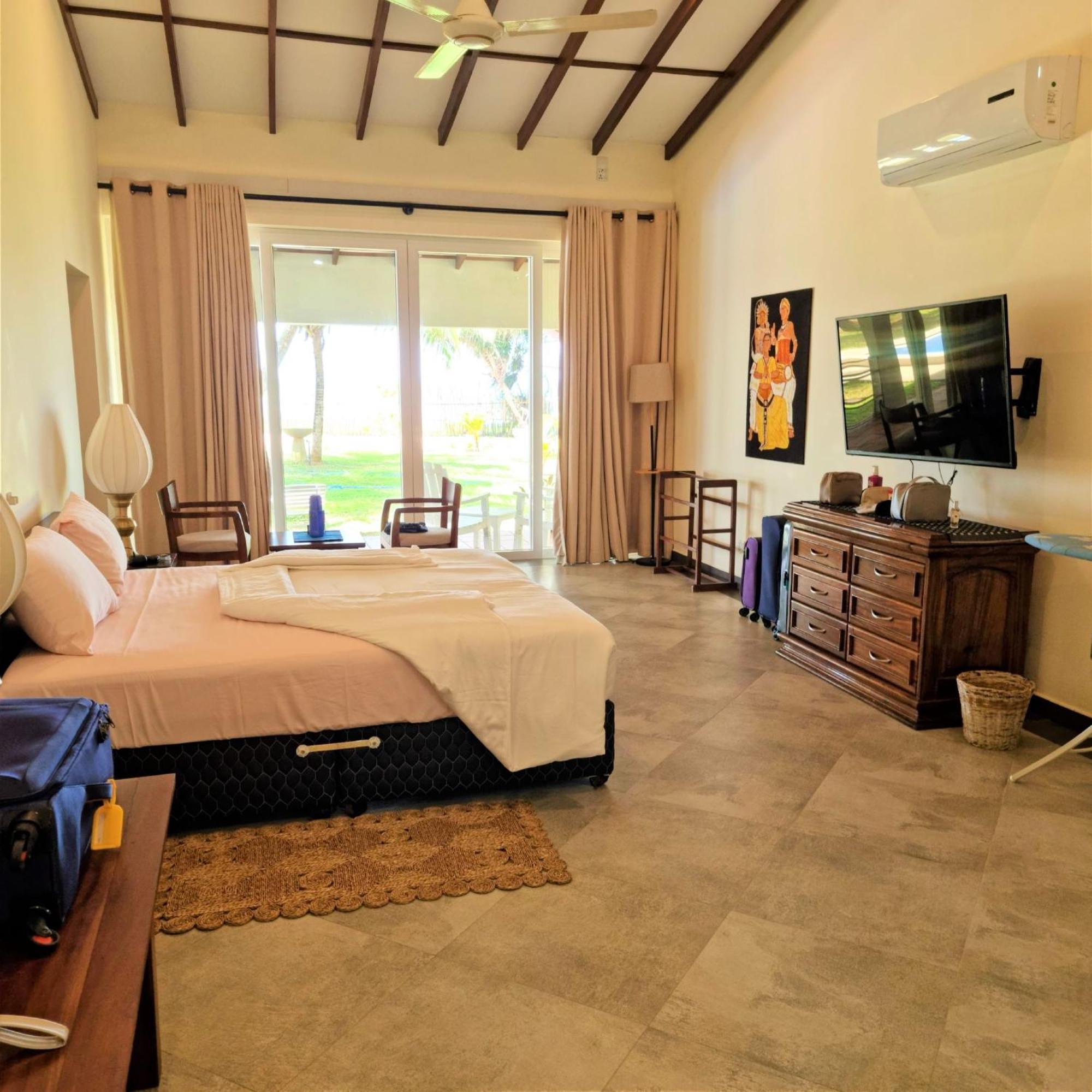 Arhimser Villa-Superb 4 Bedroom Beachfront For 8 In Ranna, Tangalle, Bb, Pool, Free Pick Up For 7 Night Stays Arriving Together, Serviced, Taxes Included ภายนอก รูปภาพ
